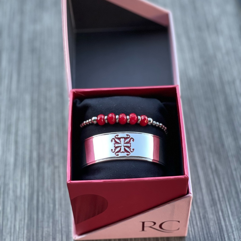 Red/silver cuff set❤️